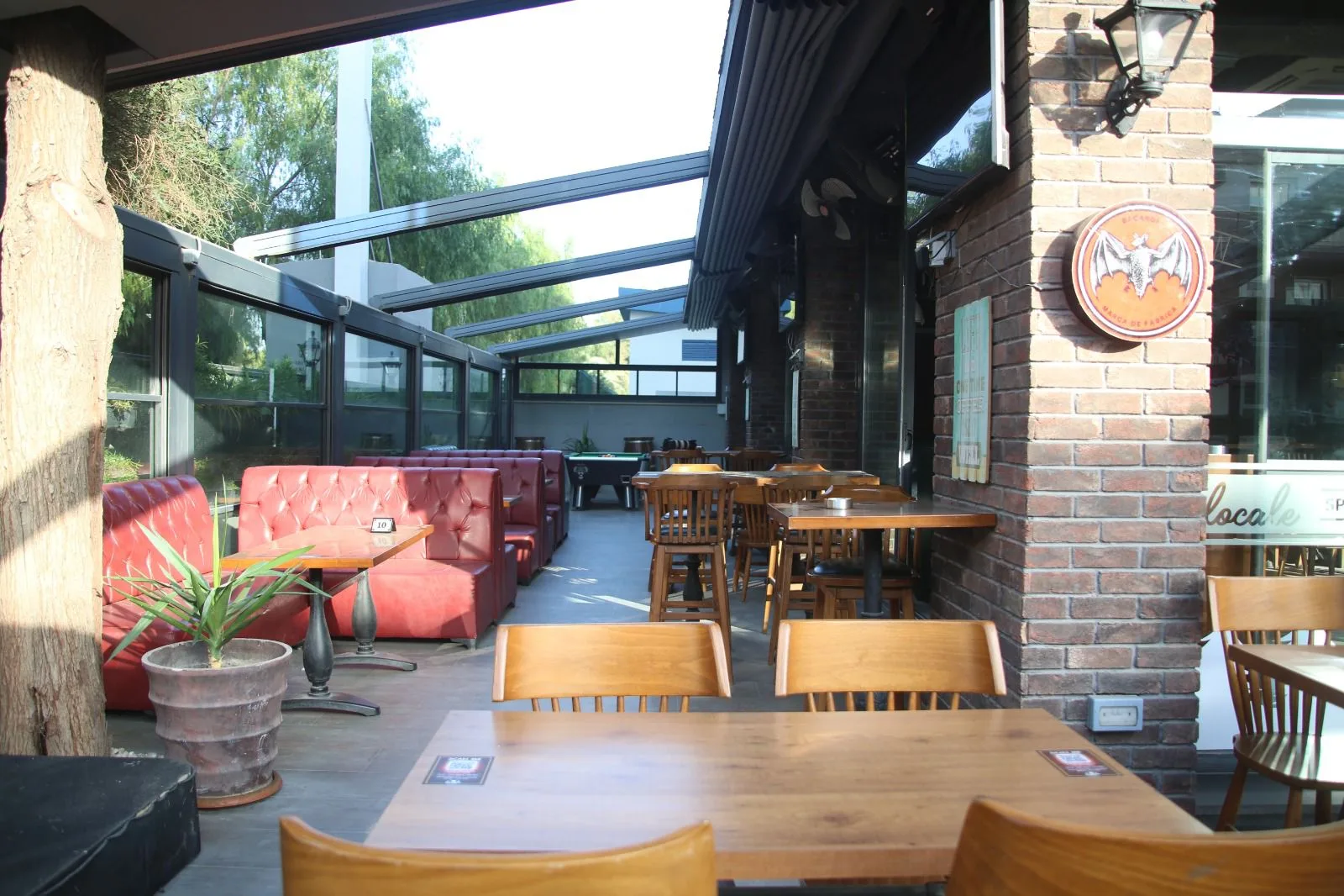 Locale Sports Bar – Party